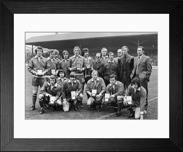 Framed Print : Middlesbrough v Sheffield Wednesday, Old Division League two match at Ayresome Park Framed Print : Middlesbrough v Sheffield Wednesday, Old Division League two match at Ayresome Park