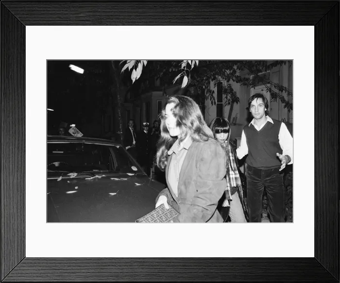Framed Print : Koo Stark, Actress, outside flat in Abingdon Road, Kensington, London Framed Print : Koo Stark, Actress, outside flat in Abingdon Road, Kensington, London