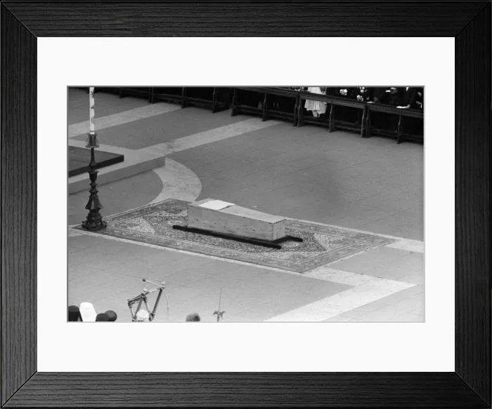 Framed Print : The funeral of Pope Paul VI at St. Peters Basilica, Vatican City. 12th August 1978 Framed Print : The funeral of Pope Paul VI at St. Peters Basilica, Vatican City. 12th August 1978