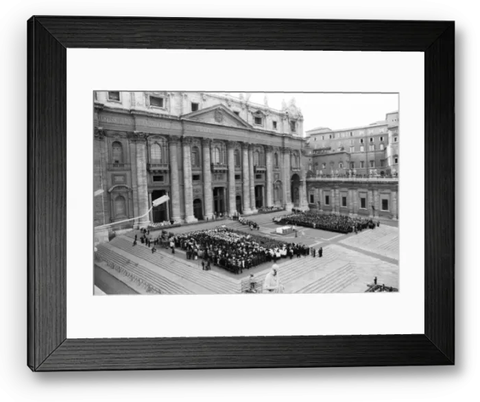 Framed Print : The funeral of Pope Paul VI at St. Peters Basilica, Vatican City. 12th August 1978 Framed Print : The funeral of Pope Paul VI at St. Peters Basilica, Vatican City. 12th August 1978