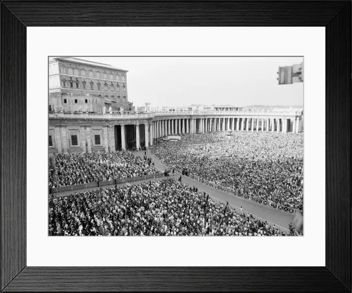 Framed Print : The funeral of Pope Paul VI at St. Peters Basilica, Vatican City. 12th August 1978 Framed Print : The funeral of Pope Paul VI at St. Peters Basilica, Vatican City. 12th August 1978