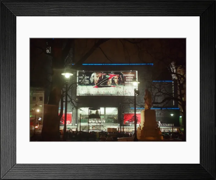 Framed Print : The Royal Gala Film Premiere of The Mask of Zorro at the Odeon Leicester Square
