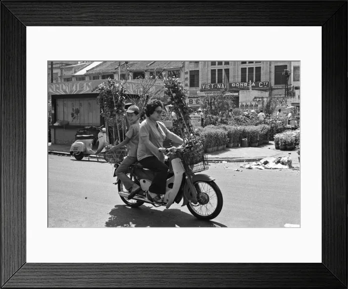 Framed Print : As Tet the Vietnamese New Year gets closer, it seems that the whole population of Saigon Framed Print : As Tet the Vietnamese New Year gets closer, it seems that the whole population of Saigon