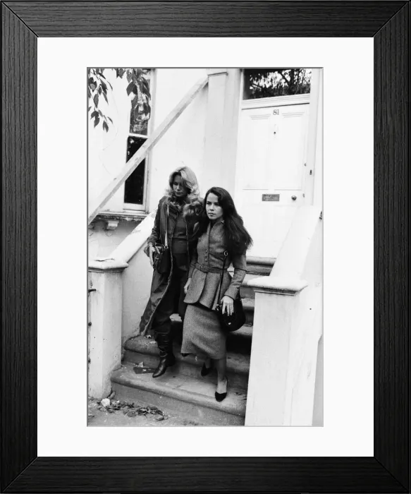 Framed Print : Koo Stark, Actress, leaves flat where she has recently been staying Framed Print : Koo Stark, Actress, leaves flat where she has recently been staying