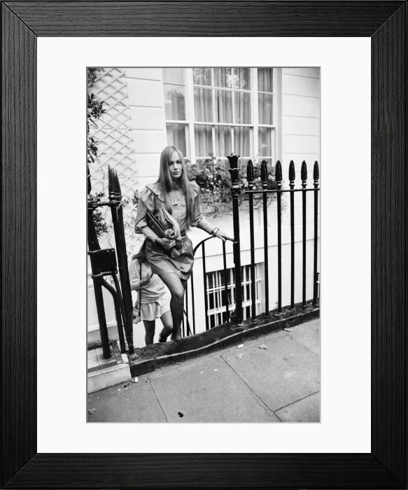 Framed Print : Friend of Koo Stark, pictured leaving her London Flat this evening