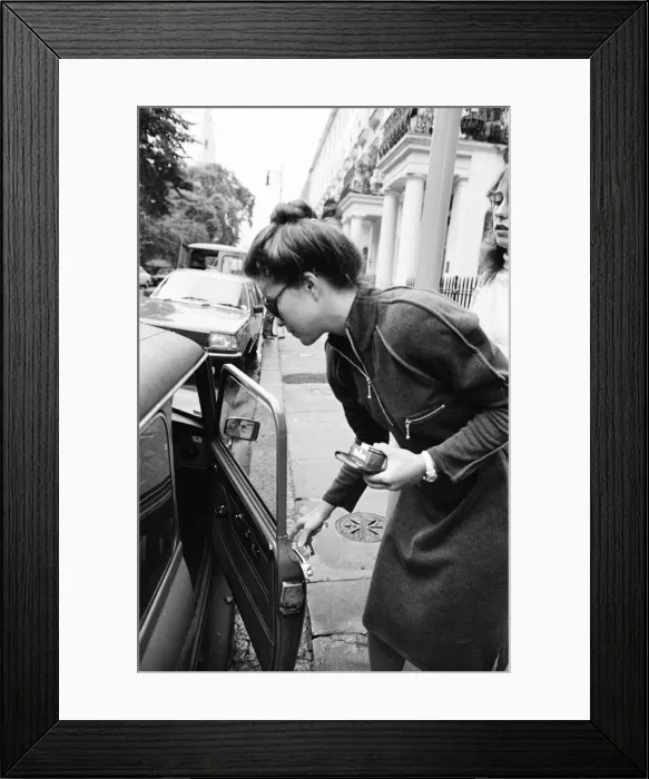 Framed Print : Koo Stark, Actress pictured leaving her London Flat this evening