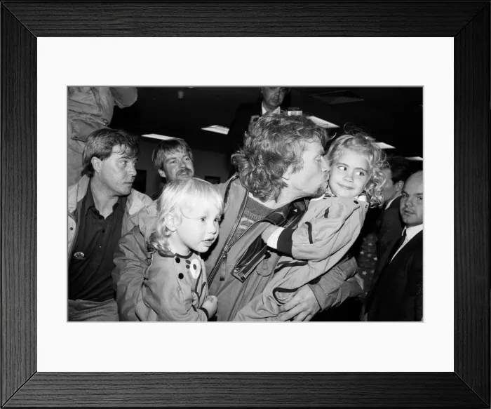 Framed Print : Richard Branson pictured with his two children Holly (RIGHT - 5 Framed Print : Richard Branson pictured with his two children Holly (RIGHT - 5