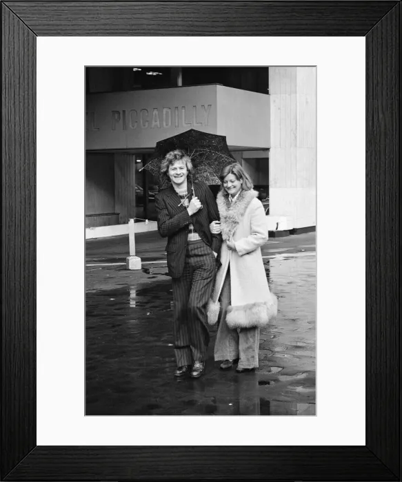 Framed Print : Alex Higgins. Snooker player. Alex is pictured here in December 1975 with an Framed Print : Alex Higgins. Snooker player. Alex is pictured here in December 1975 with an