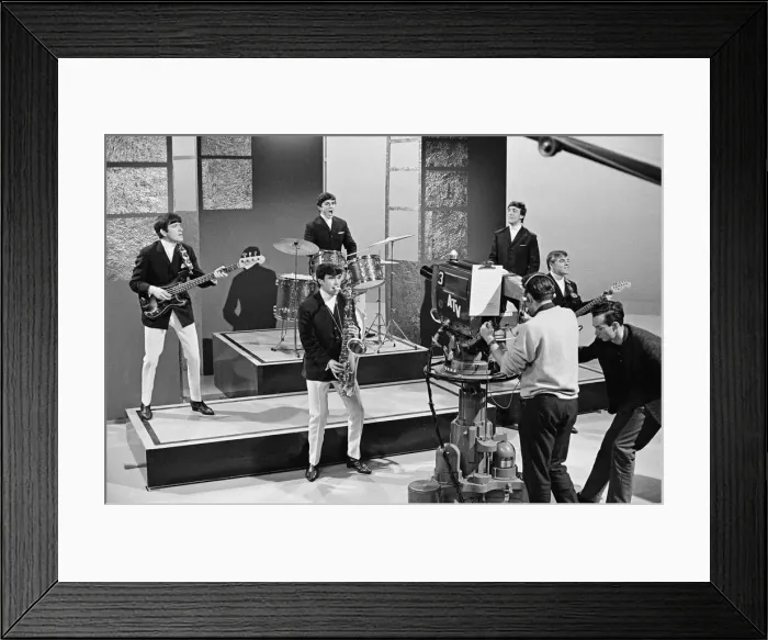 Framed Print : The Dave Clark Five performing in a studio. Circa 1964 Framed Print : The Dave Clark Five performing in a studio. Circa 1964
