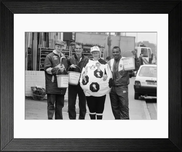 Framed Print : Reading Football Club Players Charity Walk, Nationwide Football Against MS, Oxford Road Framed Print : Reading Football Club Players Charity Walk, Nationwide Football Against MS, Oxford Road