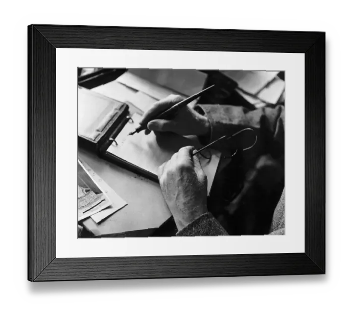Framed Print : The Hands of George Bernard Shaw Dbase Circa 1949 Framed Print : The Hands of George Bernard Shaw Dbase Circa 1949