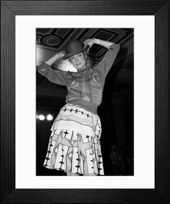 Framed Print : Vivienne Westwood and Malcolm Malcolm Mclaren host their first catwalk show Framed Print : Vivienne Westwood and Malcolm Malcolm Mclaren host their first catwalk show