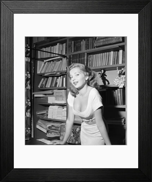 Framed Print : Abbe Lane, American singer and actress, in Rome, to star in film The Wanderers Framed Print : Abbe Lane, American singer and actress, in Rome, to star in film The Wanderers