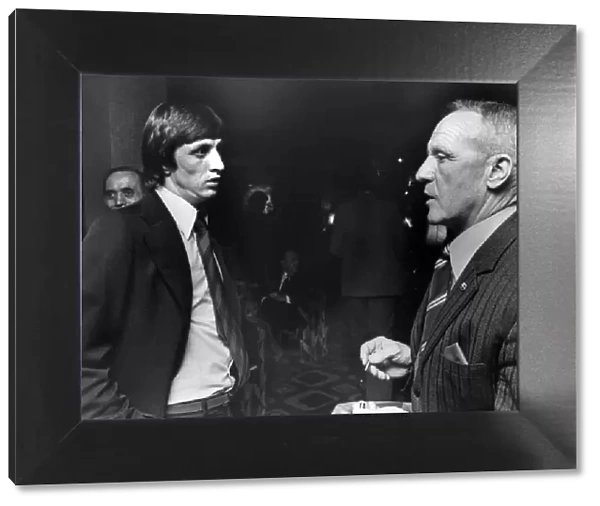 Johan Cruyff and Bill Shankly chat at Liverpools Holiday Inn. 13th April 1976