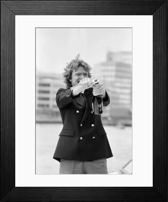 Framed Print : Record-breaking ocean racer Richard Branson powers his 1 Framed Print : Record-breaking ocean racer Richard Branson powers his 1