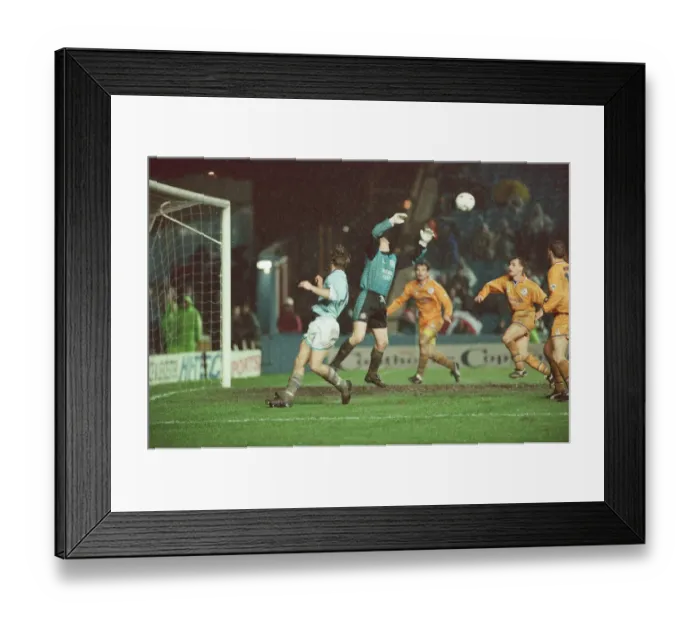 Framed Print : Manchester City verses Leicester City, at Maine Road, Manchester, United Kingdom
