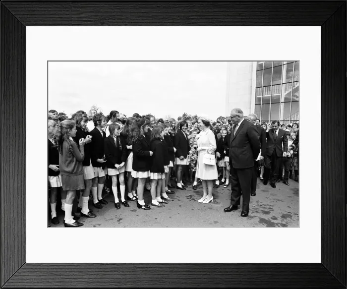 Framed Print : Queen Elizabeth II visits Walsgrave Hospital, Coventry. 30th June 1970 Framed Print : Queen Elizabeth II visits Walsgrave Hospital, Coventry. 30th June 1970