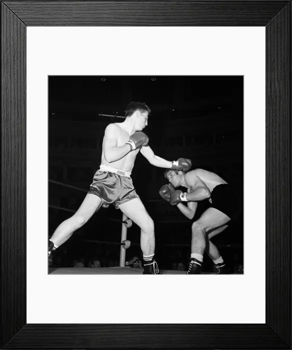 Framed Print : Boxing at The Royal Albert Hall. Liverpools Pat Dwyer (left) and Mark Rowe of London