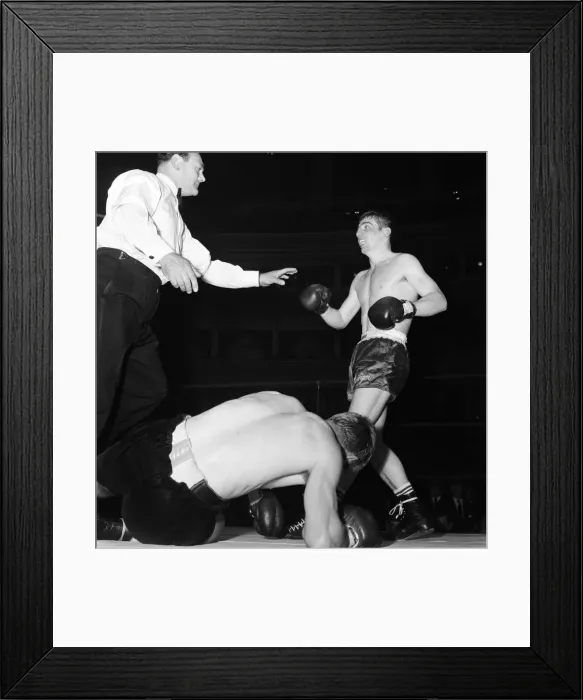 Framed Print : Boxing at The Royal Albert Hall. Liverpools Pat Dwyer (standing Framed Print : Boxing at The Royal Albert Hall. Liverpools Pat Dwyer (standing