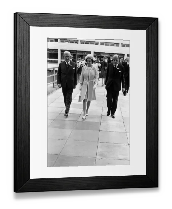 Framed Print : Queen Elizabeth II visits Coventry University. 30th June 1970 Framed Print : Queen Elizabeth II visits Coventry University. 30th June 1970