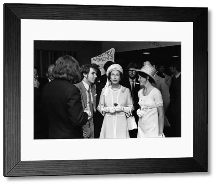Framed Print : Queen Elizabeth II visits Coventry University. 30th June 1970 Framed Print : Queen Elizabeth II visits Coventry University. 30th June 1970