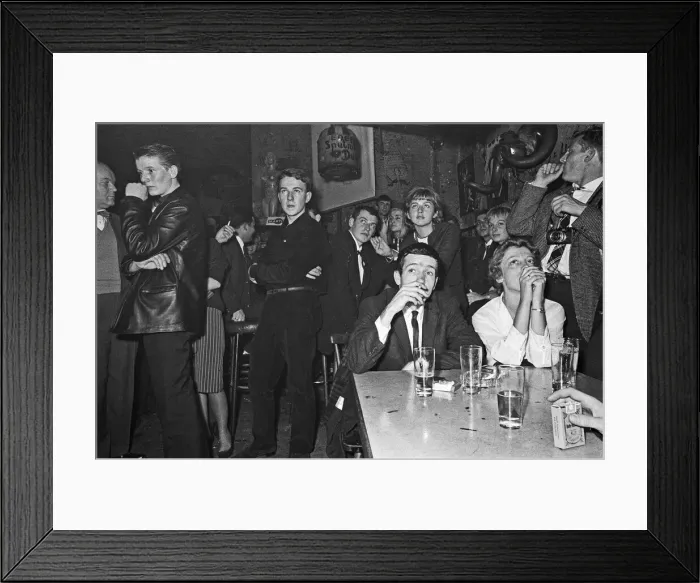 Framed Print : Berliners enjoying a night out at the Old Eden Saloon off of Damaschke Strasse