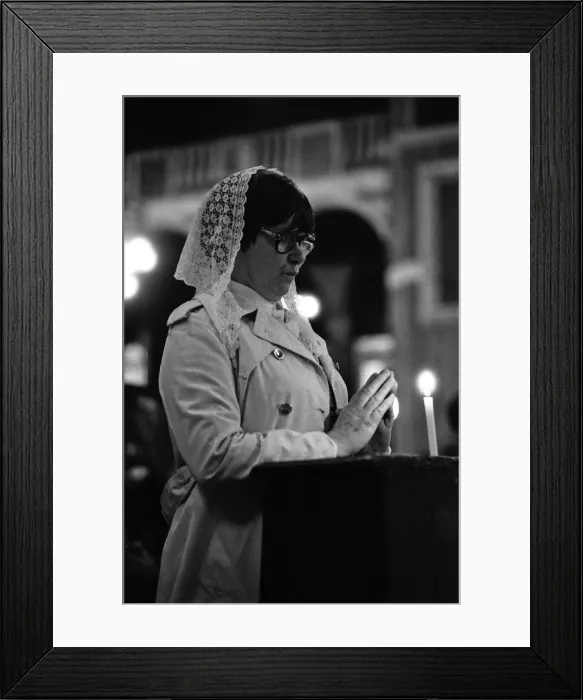 Framed Print : Mass is said at Westminster Cathedral for Pope John Paul II who was shot this afternoon Framed Print : Mass is said at Westminster Cathedral for Pope John Paul II who was shot this afternoon