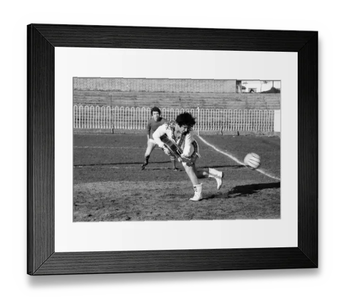 Framed Print : Freddie Starr, Comedian, at Wimbledon Football Club, to do some filming for his TV show Framed Print : Freddie Starr, Comedian, at Wimbledon Football Club, to do some filming for his TV show