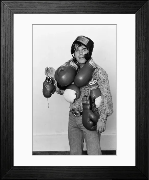 Framed Print : Freddie Starr, Comedian, pictured with boxing gloves, January 1981