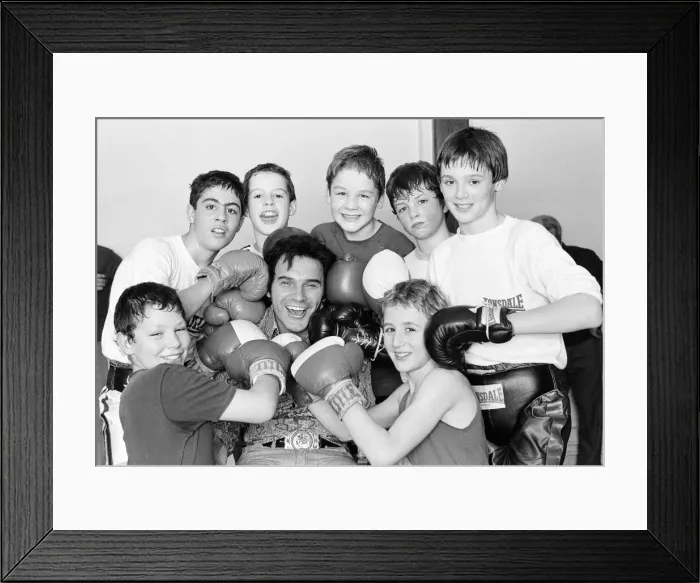Framed Print : Freddie Starr, Comedian, pictured with young children, January 1981 Framed Print : Freddie Starr, Comedian, pictured with young children, January 1981