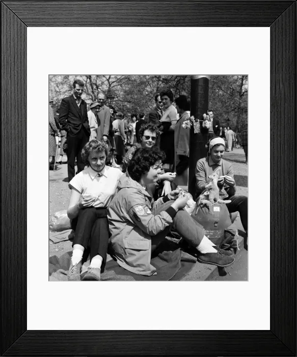 Framed Print : Crowds waiting for the wedding the following day of Princess Margaret