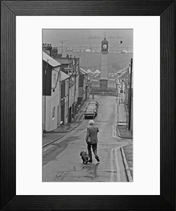 Framed Print : Labour Party Leader Michael Foot walks his dog Dizzie in Tredegar, Gwent Framed Print : Labour Party Leader Michael Foot walks his dog Dizzie in Tredegar, Gwent