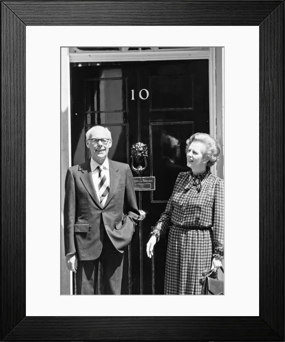 Framed Print : Prime Minister Margaret Thatcher and husband Denis on the steps of 10 Downing Street