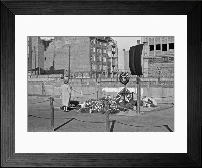Framed Print : Memorial for escapee Peter Fechter, at Zimmerstraze, Berlin, close to Checkpoint Charlie Framed Print : Memorial for escapee Peter Fechter, at Zimmerstraze, Berlin, close to Checkpoint Charlie