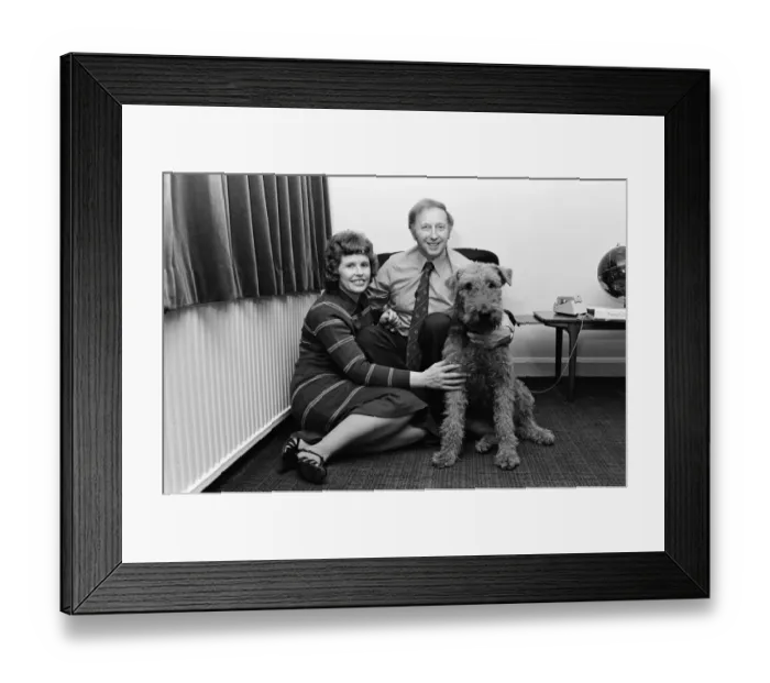 Framed Print : Arthur Scargill and his wife Anne at home near Barnsley, Yorkshire, with their dog Ginger Framed Print : Arthur Scargill and his wife Anne at home near Barnsley, Yorkshire, with their dog Ginger