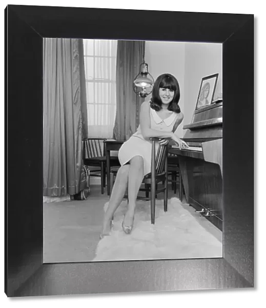 Elkie Brooks, (born, Elaine Bookbinder) singer, pictured in her flat in Chelsea, London