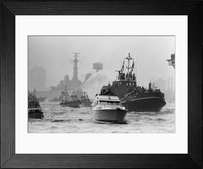 Framed Print : The carrier HMS Invincible sailed home from the Falklands to a tumultuous welcome