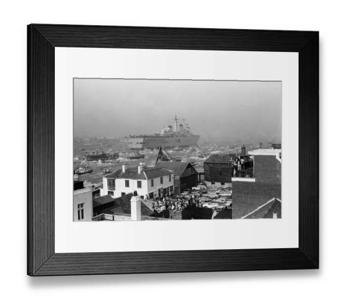 Framed Print : The carrier HMS Invincible sailed home from the Falklands to a tumultuous welcome Framed Print : The carrier HMS Invincible sailed home from the Falklands to a tumultuous welcome
