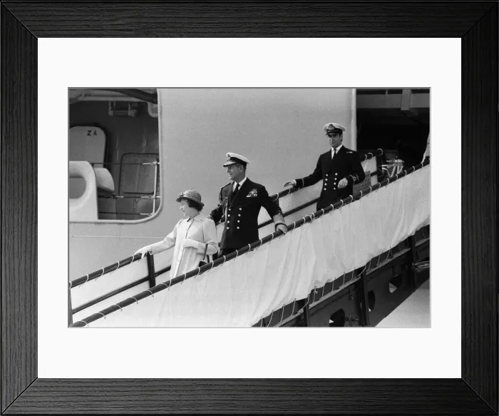 Framed Print : The carrier HMS Invincible sailed home from the Falklands to a tumultuous welcome Framed Print : The carrier HMS Invincible sailed home from the Falklands to a tumultuous welcome
