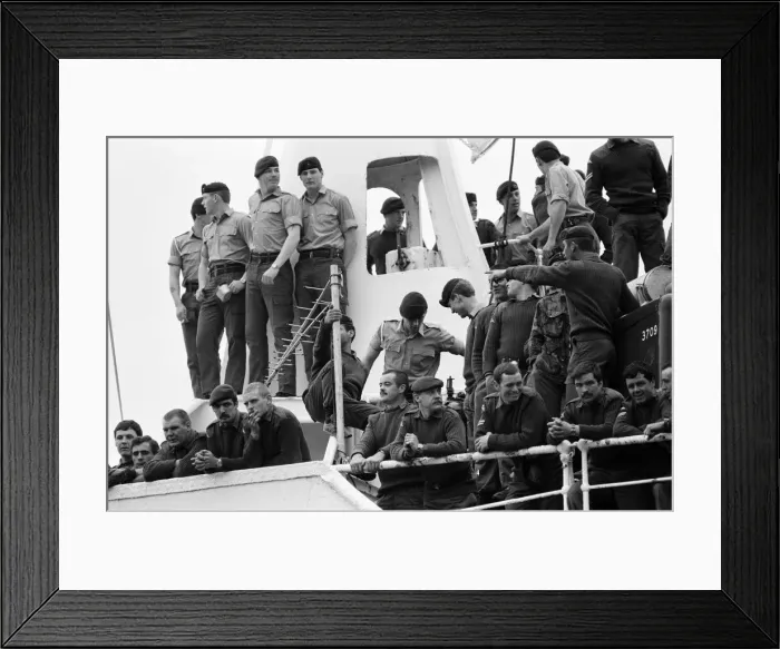 Framed Print : Britains luxury cruise liner Canberra sets sail from Southampton with its cargo of Framed Print : Britains luxury cruise liner Canberra sets sail from Southampton with its cargo of