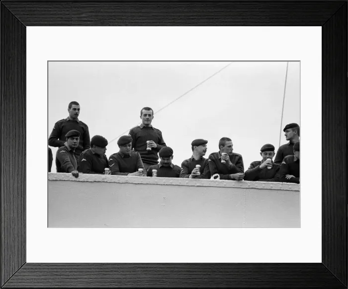 Framed Print : Britains luxury cruise liner Canberra sets sail from Southampton with its cargo of