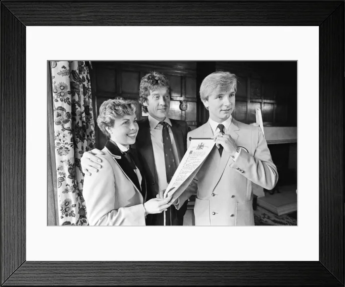 Framed Print : Jayne Torvill and Christopher Dean receive the Freedom of the City of Nottingham Framed Print : Jayne Torvill and Christopher Dean receive the Freedom of the City of Nottingham