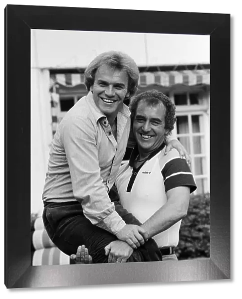 Comedians Freddie Starr (left) and Lennie Bennett. October 1982