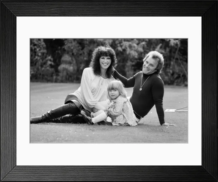 Framed Print : Freddie Starr at home with his wife Sandy and daughter Donna. 29th September 1978 Framed Print : Freddie Starr at home with his wife Sandy and daughter Donna. 29th September 1978