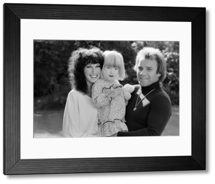 Framed Print : Freddie Starr at home with his wife Sandy and daughter Donna. 29th September 1978 Framed Print : Freddie Starr at home with his wife Sandy and daughter Donna. 29th September 1978
