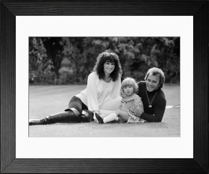 Framed Print : Freddie Starr at home with his wife Sandy and daughter Donna. 29th September 1978 Framed Print : Freddie Starr at home with his wife Sandy and daughter Donna. 29th September 1978