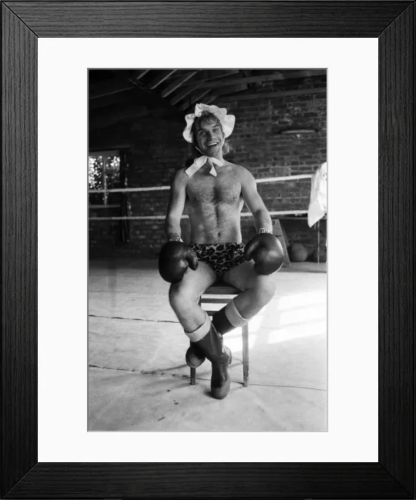 Framed Print : Freddie Starr is in training for a verbal punch-up with world heavyweight champion Framed Print : Freddie Starr is in training for a verbal punch-up with world heavyweight champion
