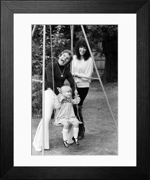 Framed Print : Freddie Starr at home with his wife Sandy and daughter Donna. 29th September 1978 Framed Print : Freddie Starr at home with his wife Sandy and daughter Donna. 29th September 1978