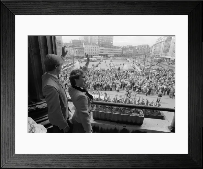 Framed Print : Jayne Torvill and Christopher Dean receive the Freedom of the City of Nottingham