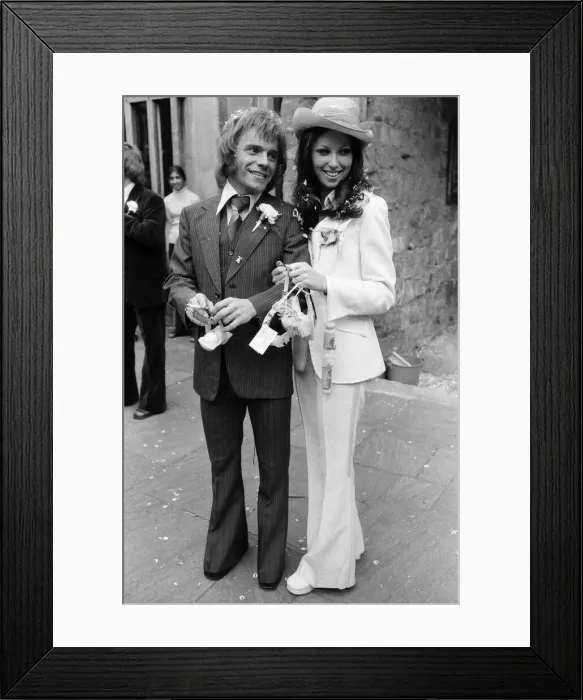 Framed Print : Freddie Starr and his bride Sandy Morgan after their marriage at a Registry Office in Framed Print : Freddie Starr and his bride Sandy Morgan after their marriage at a Registry Office in